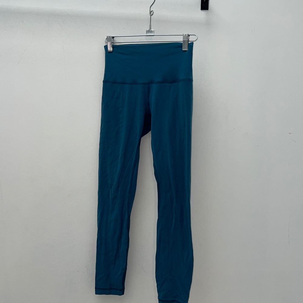 lululemon Align leggings size 4. Gently worn with no piling